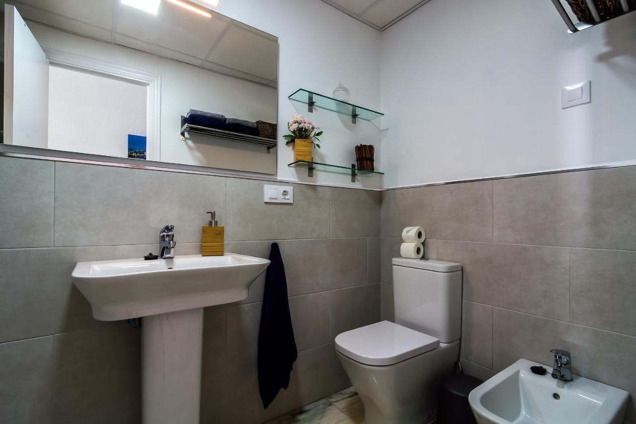More Center Apartment Seville Luaran gambar